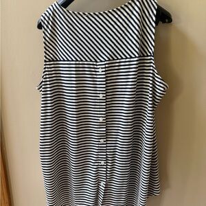 Size 2x Striped Black & White Sleeveless Top back of shirt has button Never Worn